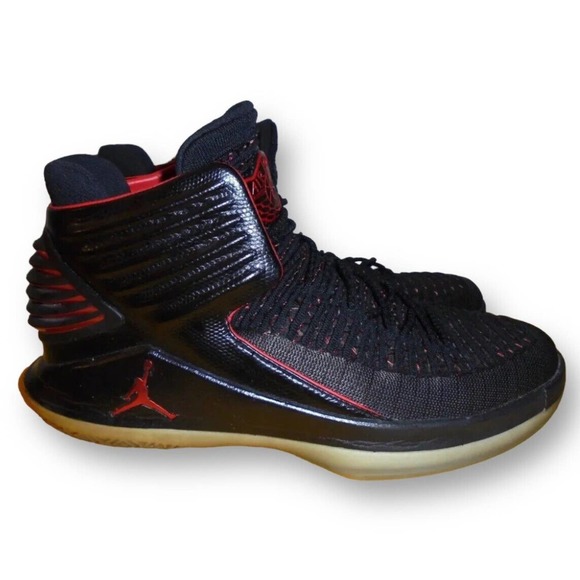 Athletic_Shoes